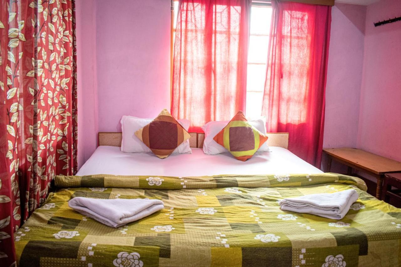Family Guest House Varanasi Exterior foto